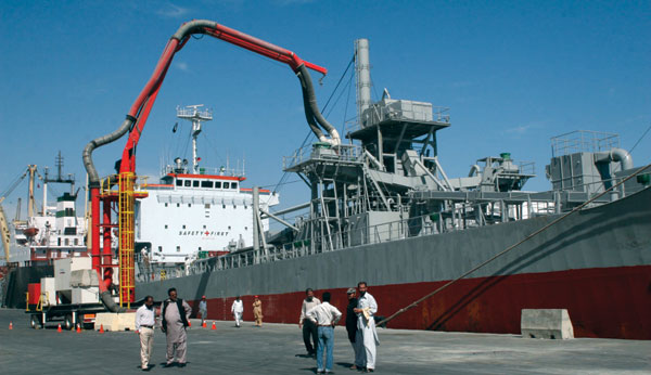 Van Aalst supplied the shipunloader for Lucky's terminal in Karachi