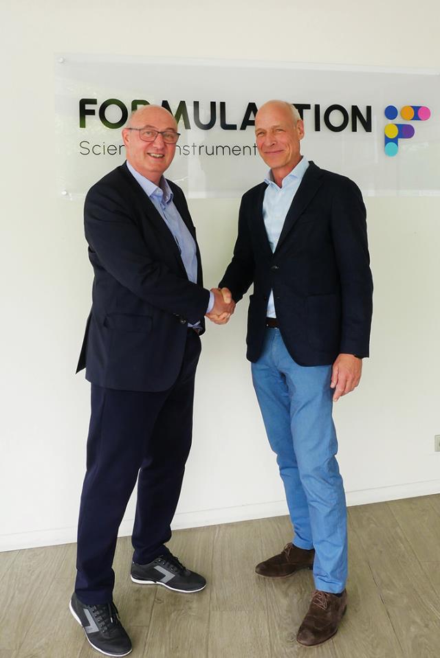 Gerard Meunier, CEO of Formulaction (left) and Andries Verder, owner of the Verder Group (right)
