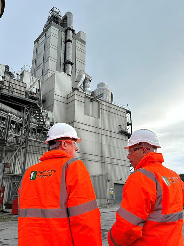 Minister for Energy Efficiency and Green Finance Lord Callanan visits Heidelberg Materials’ Padeswood cement works  