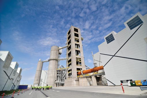 The Királyegyháza cement works is a stunningly-designed integrated plant with a five-stage preheater tower and a 60m-long kiln with a clinker capacity of 2500tpd